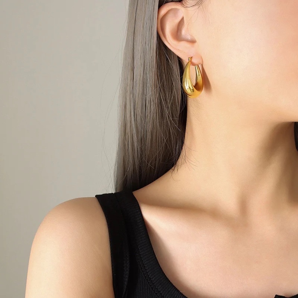 18K Gold Plated Oval Shape Hoop Earrings*Chunky Hoops*Everyday Earrings*ML - Picture 3 of 3